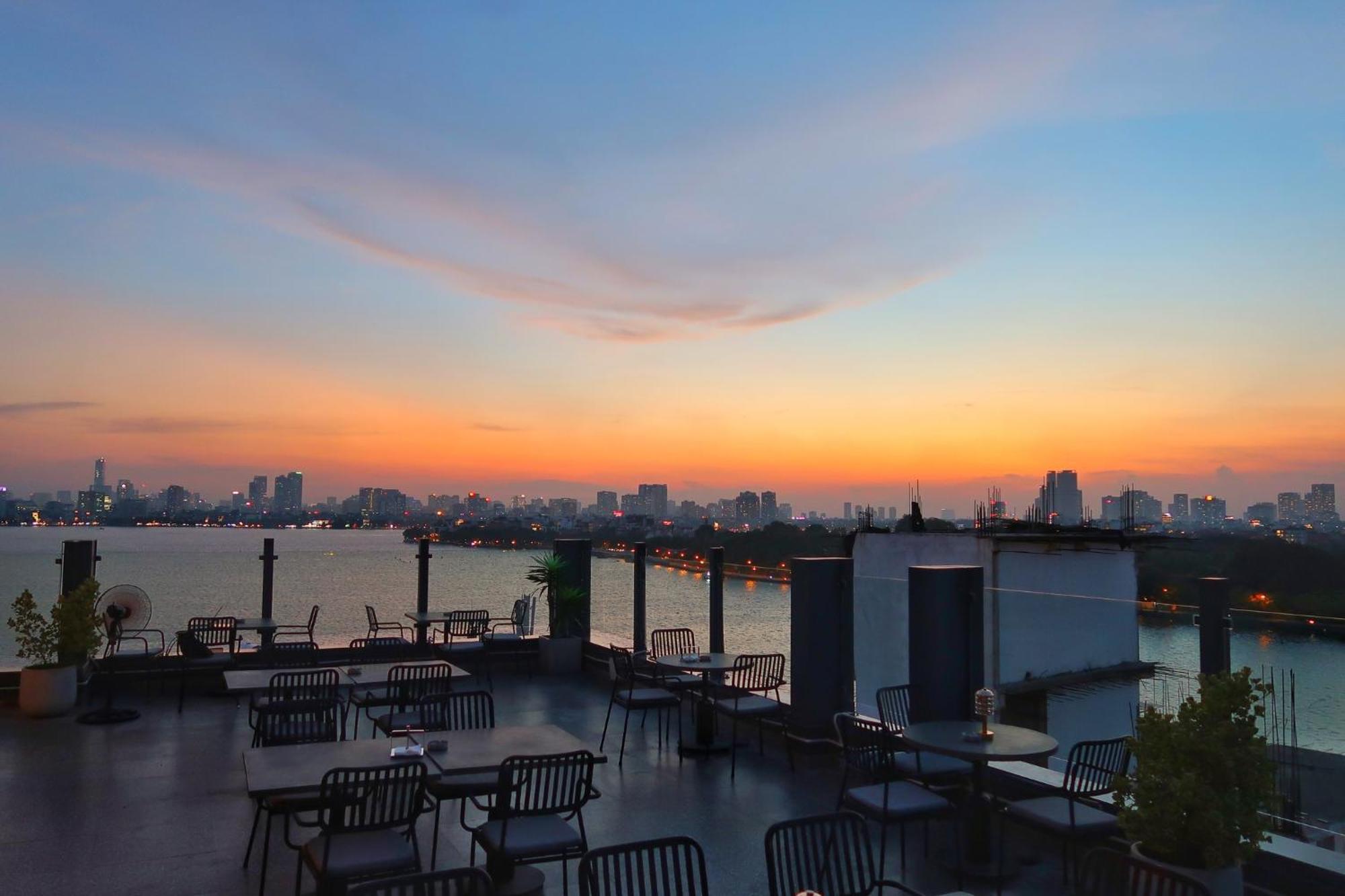 Margaery Boutique Apartment & Skyon9 Rooftop Bar Hanoi Exterior foto